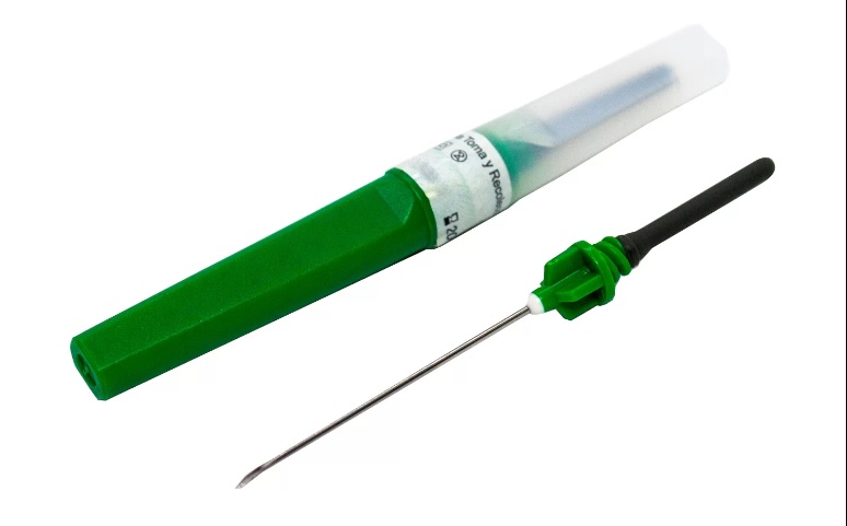 Agujas Para toma y recolección de sangre sencilla y/o múltiple estériles desechables. 21 G. x 38 mm. Caja con 100 piezas.