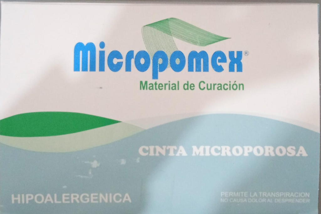 Cinta Microporosa de Tela no tejida color blanco longitud 10m ancho 2.5cm. caja con 12 rollos